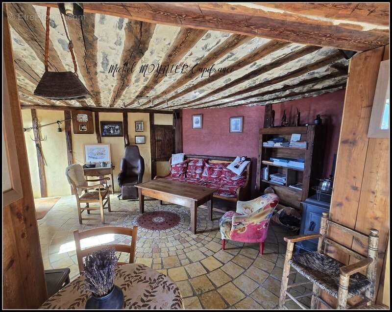 Aux Seyes, commune de Champcella, grande maison de montagne rénovée pour résidence principale, gîte ou chambres d’hôtes - photo 9