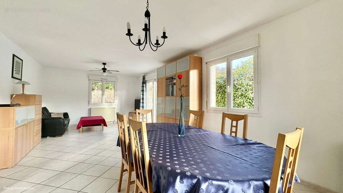 Maison à CLARAFOND-ARCINE