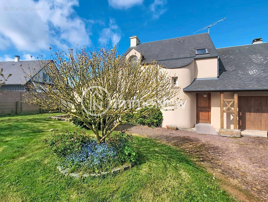 Maison à SAINT-AUBIN-DES-PREAUX