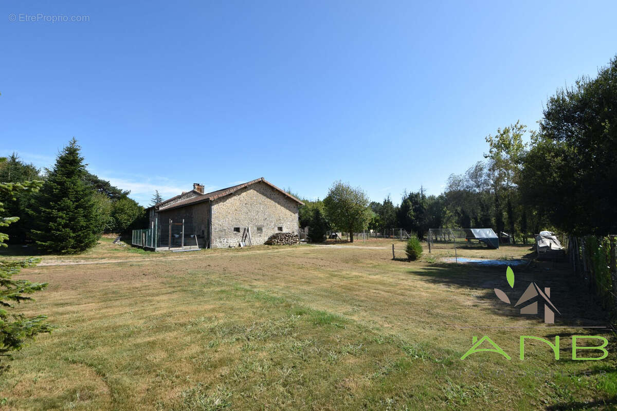 Maison à SAINT-ESTEPHE