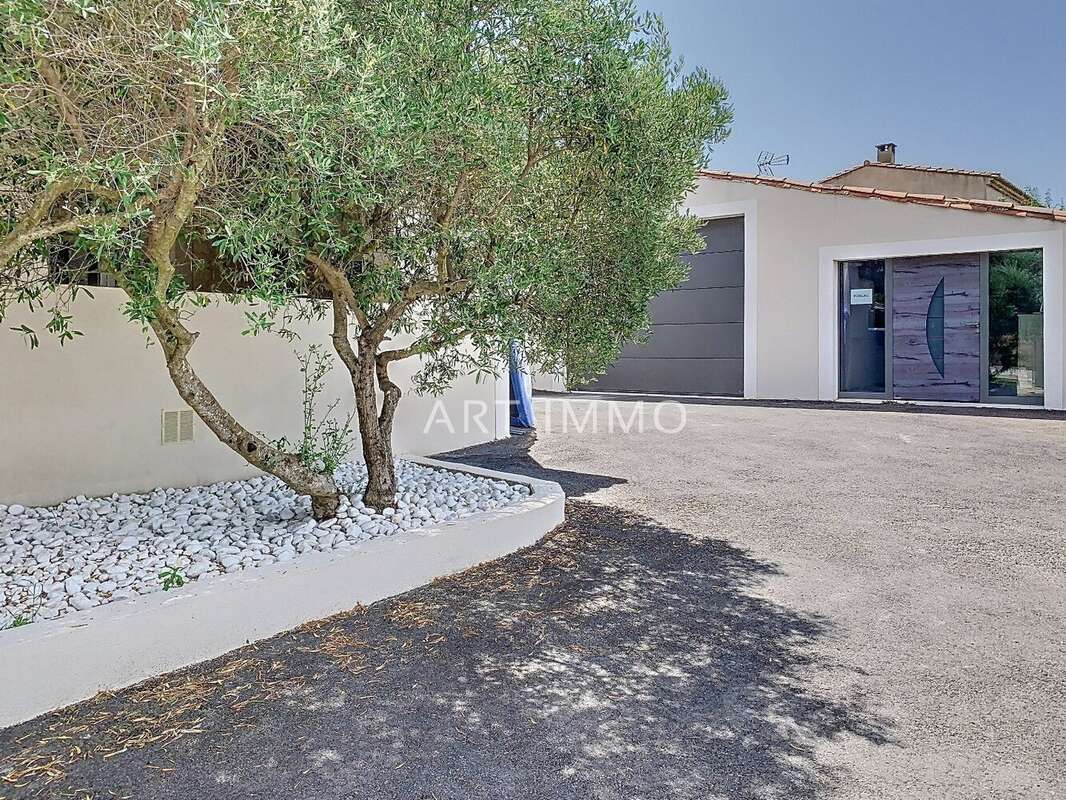 Maison à ROBION