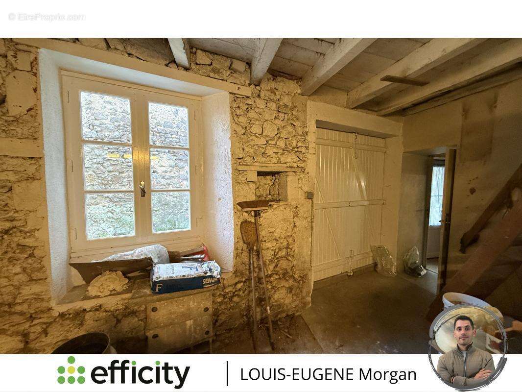 Maison à AVAILLES-LIMOUZINE