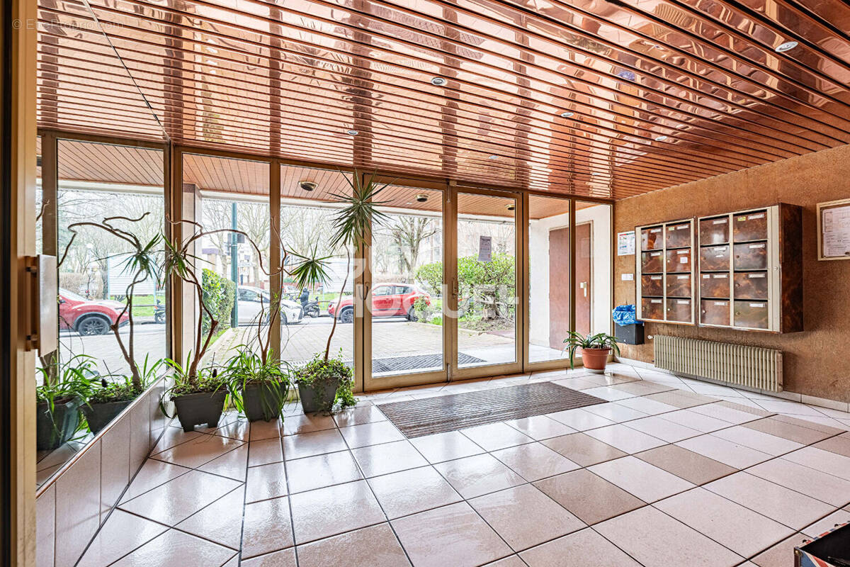 Appartement à VILLENEUVE-LA-GARENNE