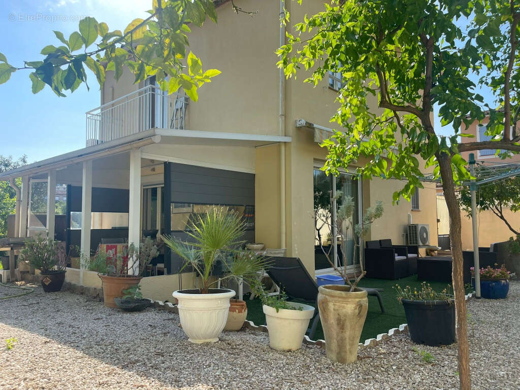 Antibes residentiel belle villa neo provencale garage - photo 11