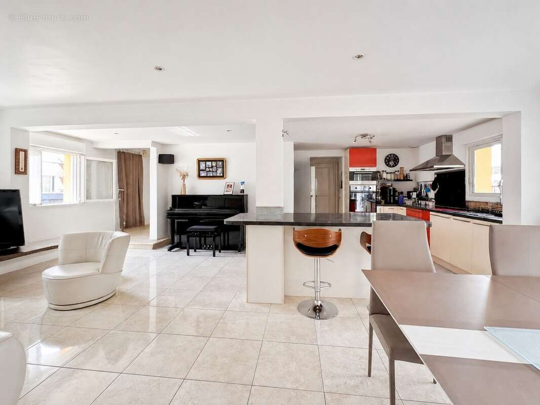 Angers – Maison familiale de 170 m², cinq chambres, Garage et grand jardin sans vis-à-vis - photo 7