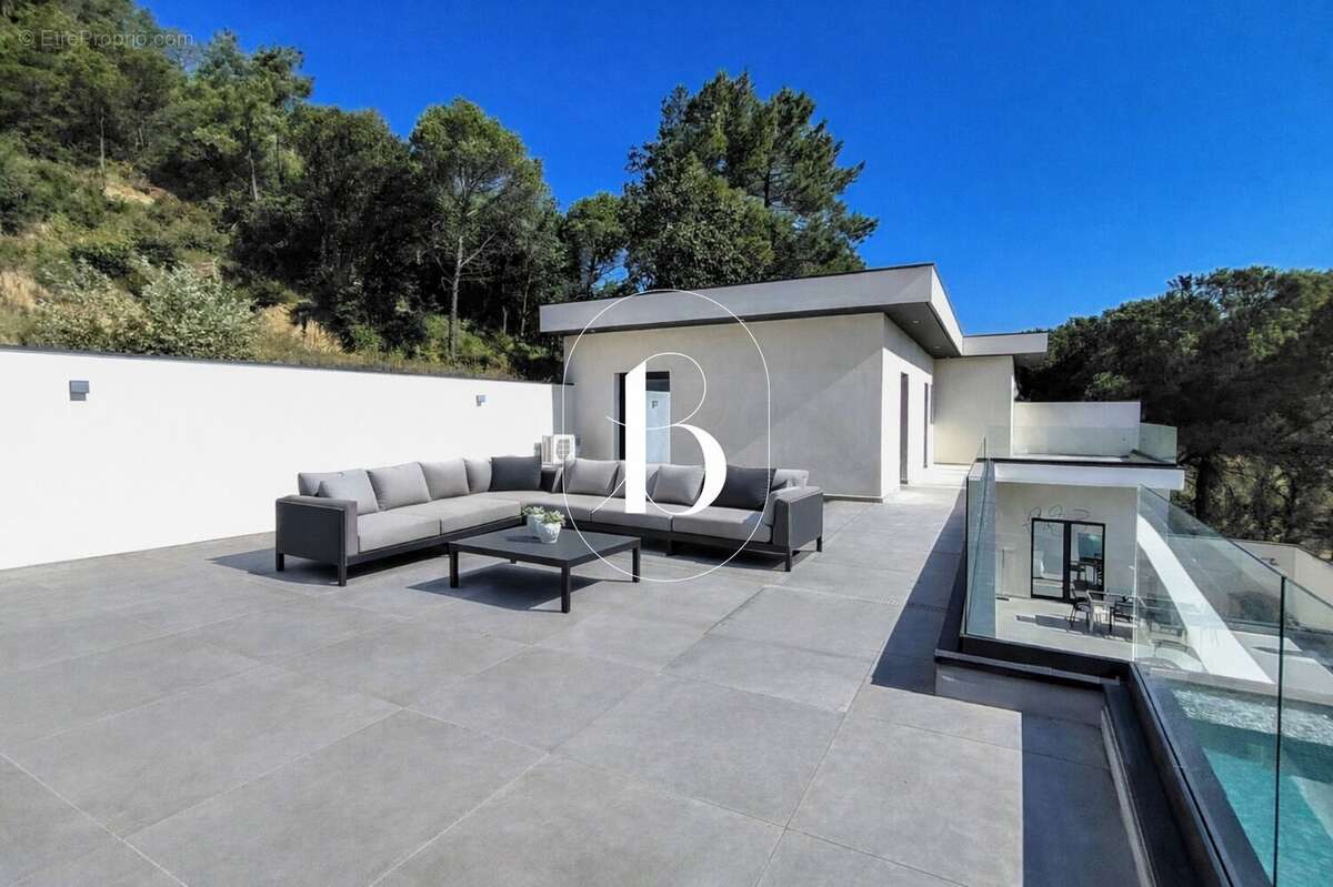 Maison à BAGNOLS-SUR-CEZE