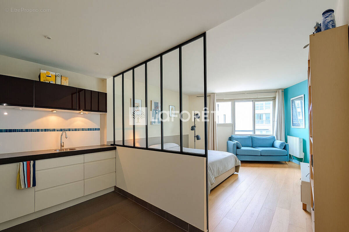 Appartement à PARIS-14E