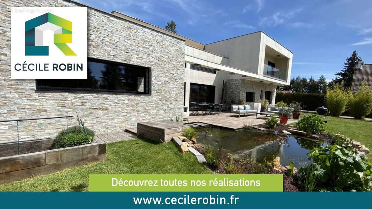 Terrain à SAINT-PIERRE-DE-CHANDIEU