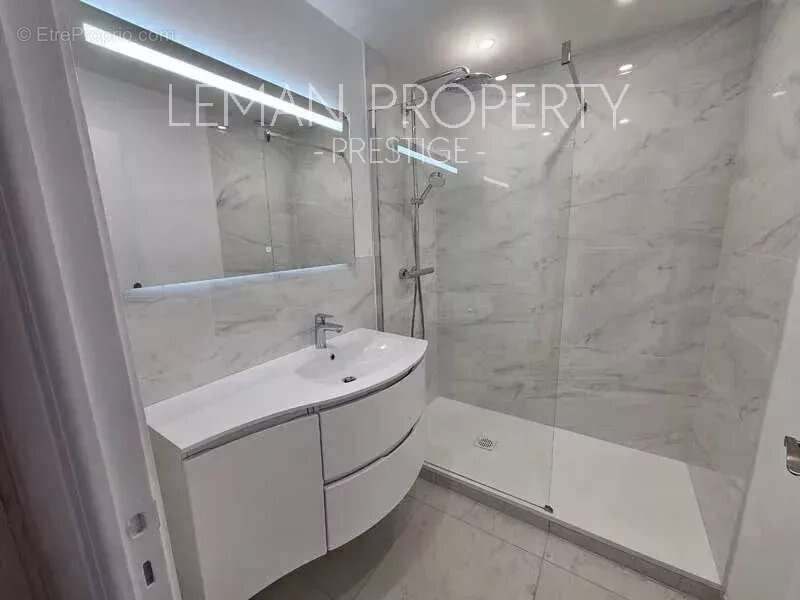 Appartement à VALLAURIS