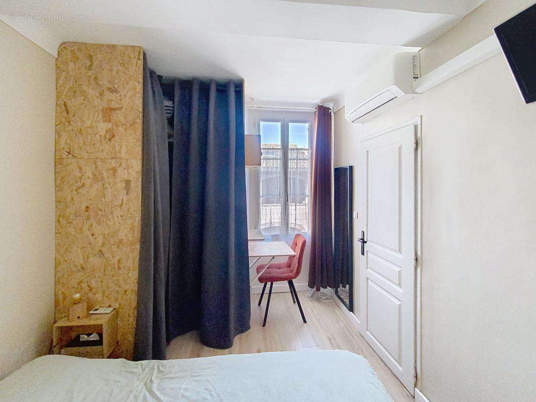 Appartement à ROQUEBRUNE-SUR-ARGENS