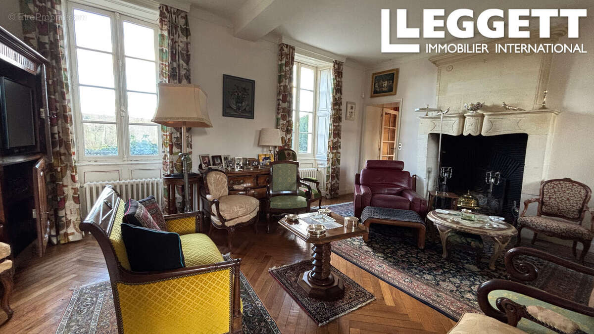 Maison à COGNAC