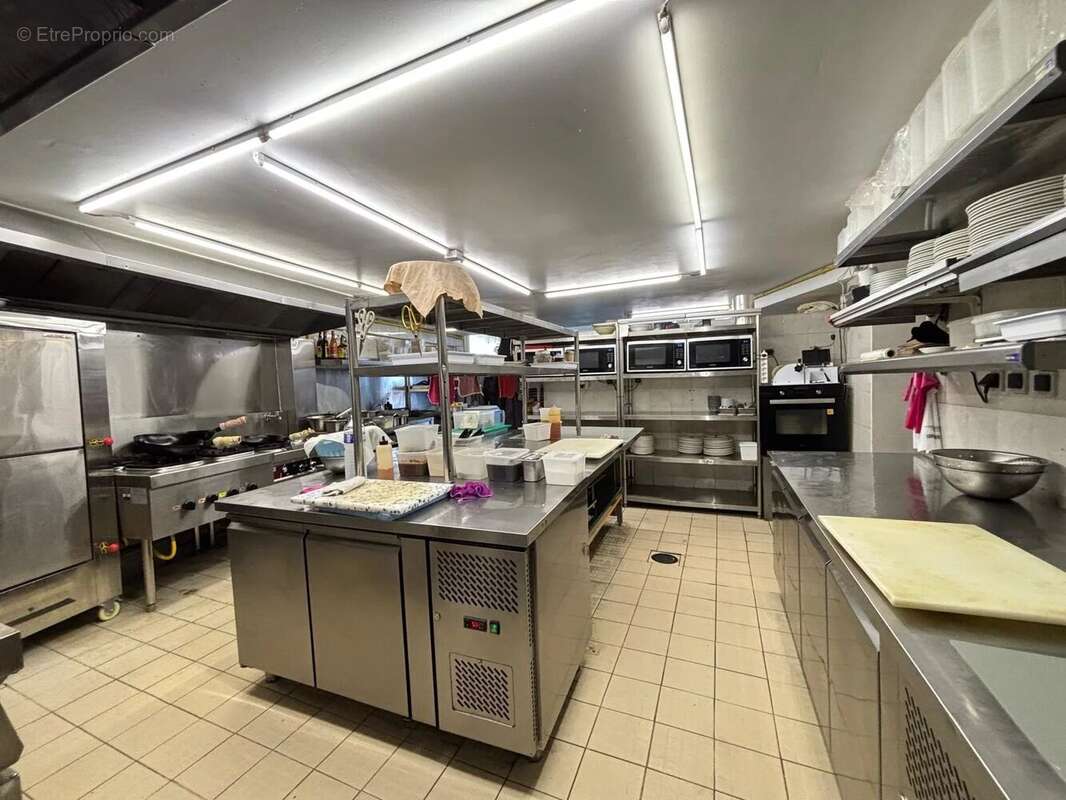 Commerce à VILLENEUVE-LOUBET