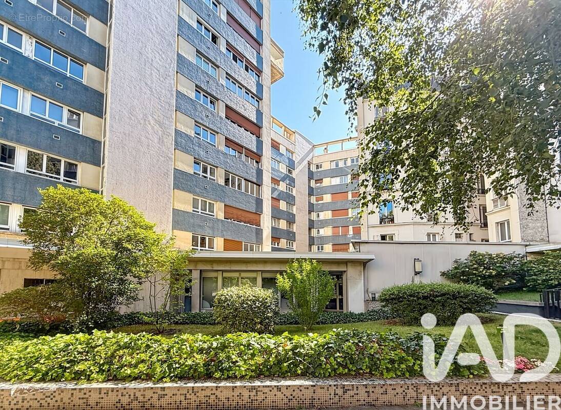 Photo 1 - Appartement à PARIS-16E