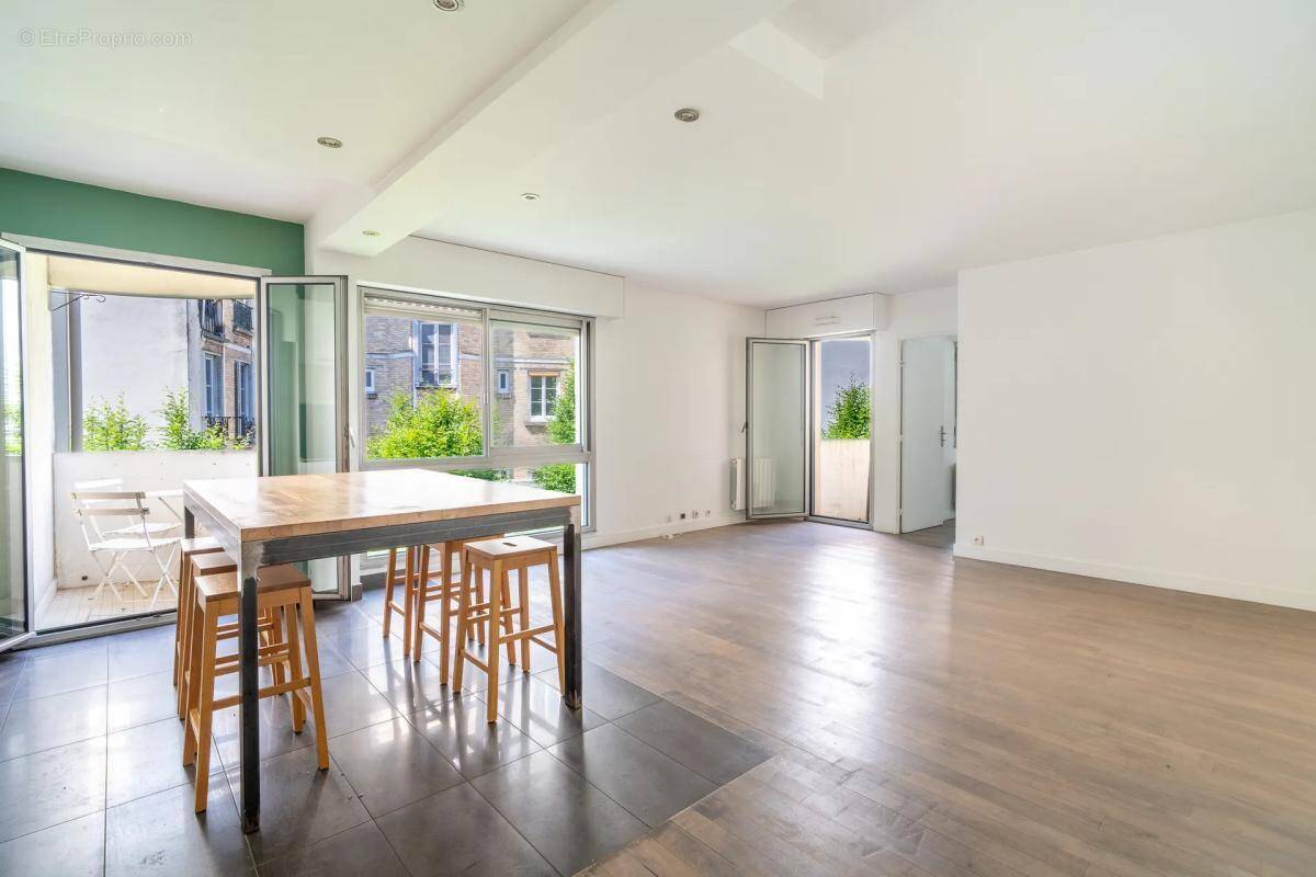 Appartement à PARIS-11E