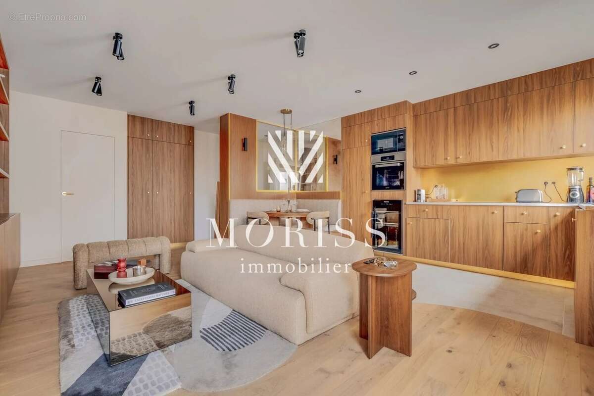 Appartement à PARIS-16E