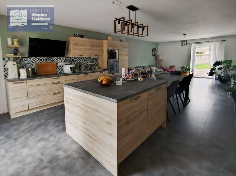 Maison à LONS-LE-SAUNIER