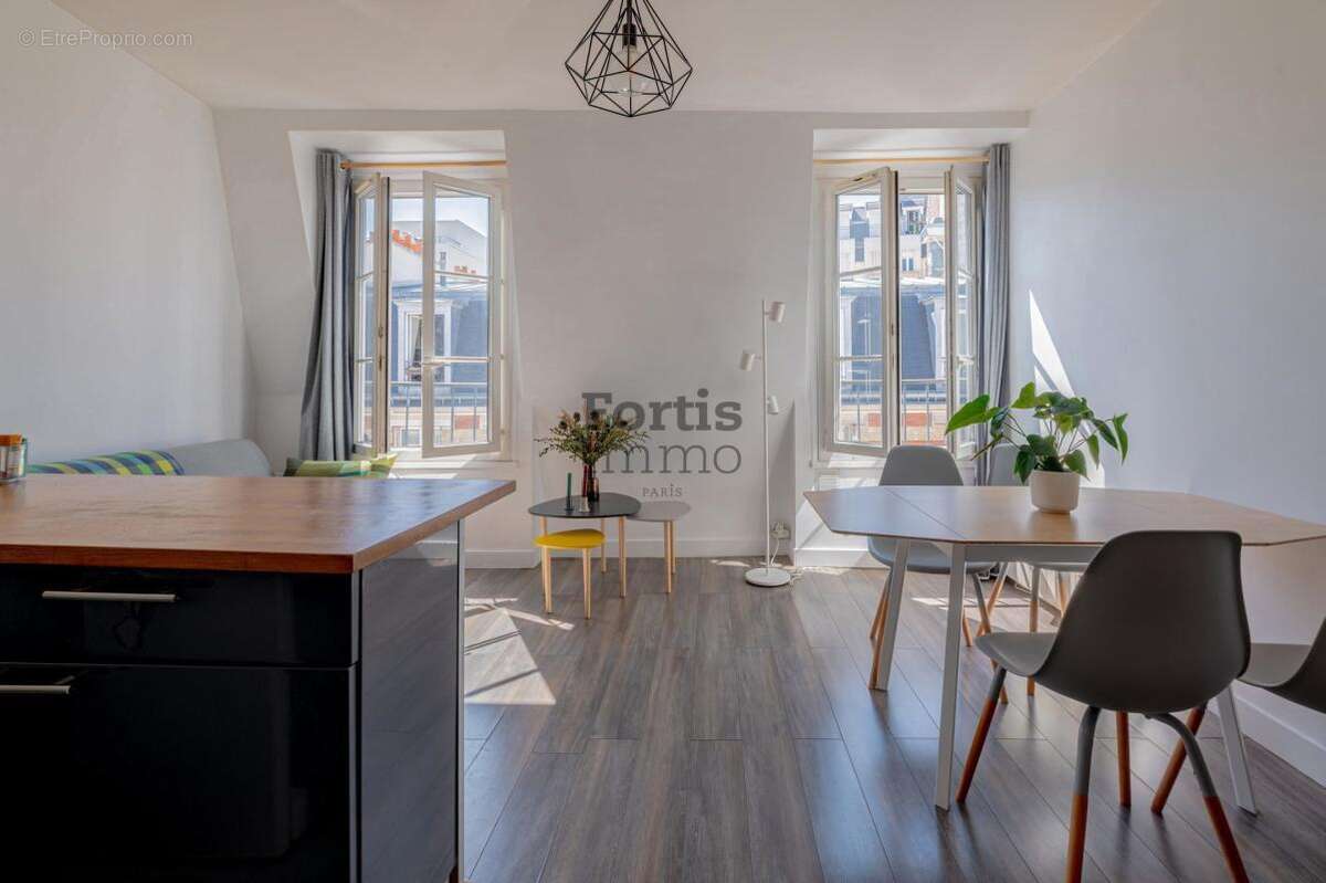 Appartement à PARIS-18E