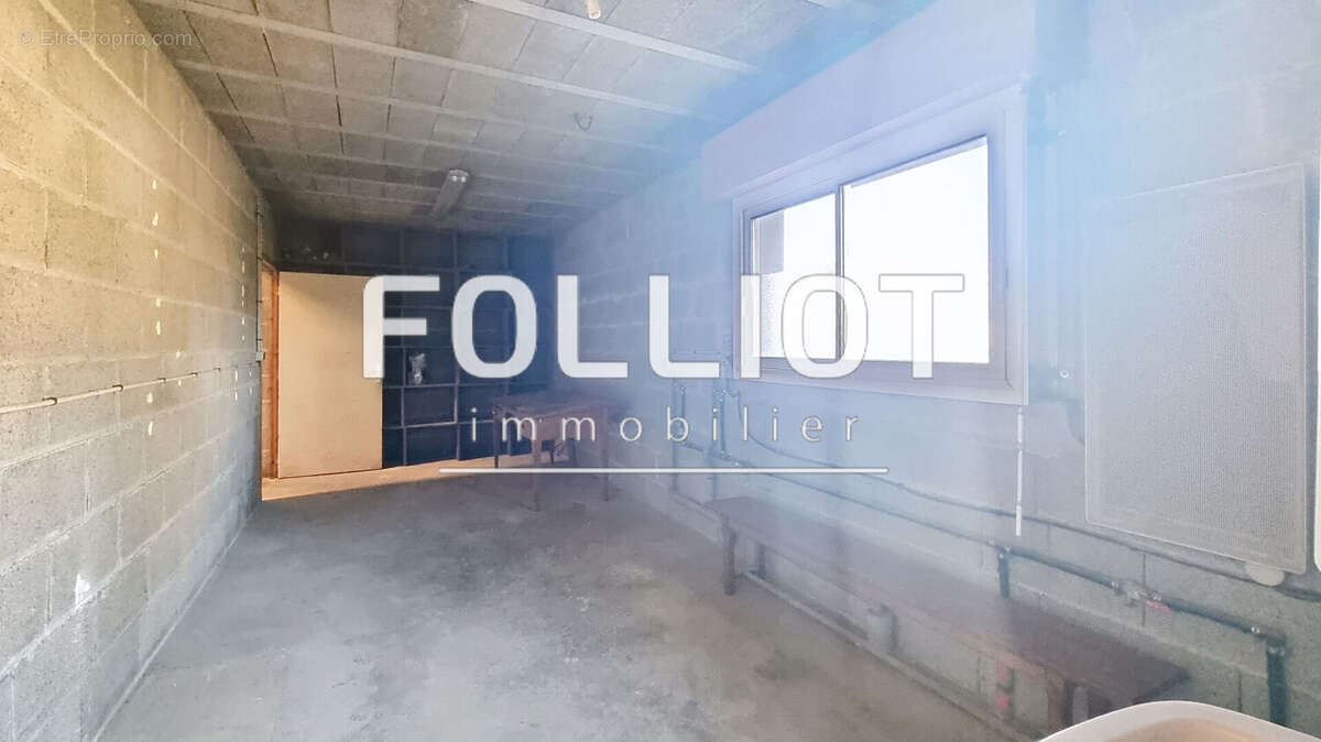 Commerce à FOUGERES