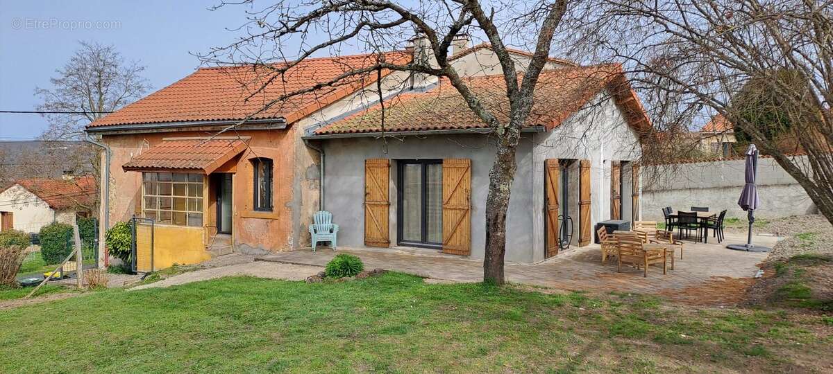 Maison à GLAINE-MONTAIGUT