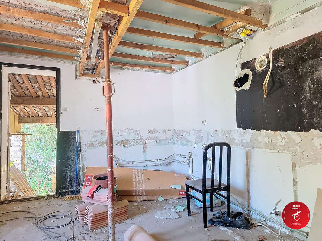 Maison à MONTFERRAT