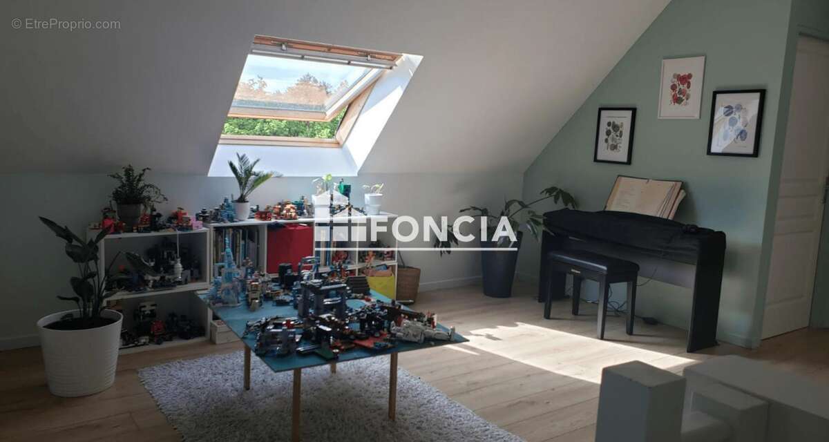 Maison à LE BREIL-SUR-MERIZE