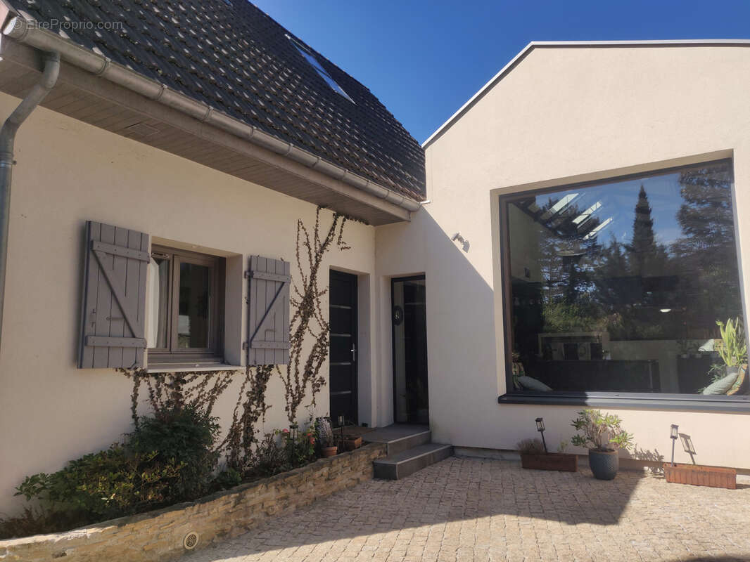 Maison à RILLIEUX-LA-PAPE