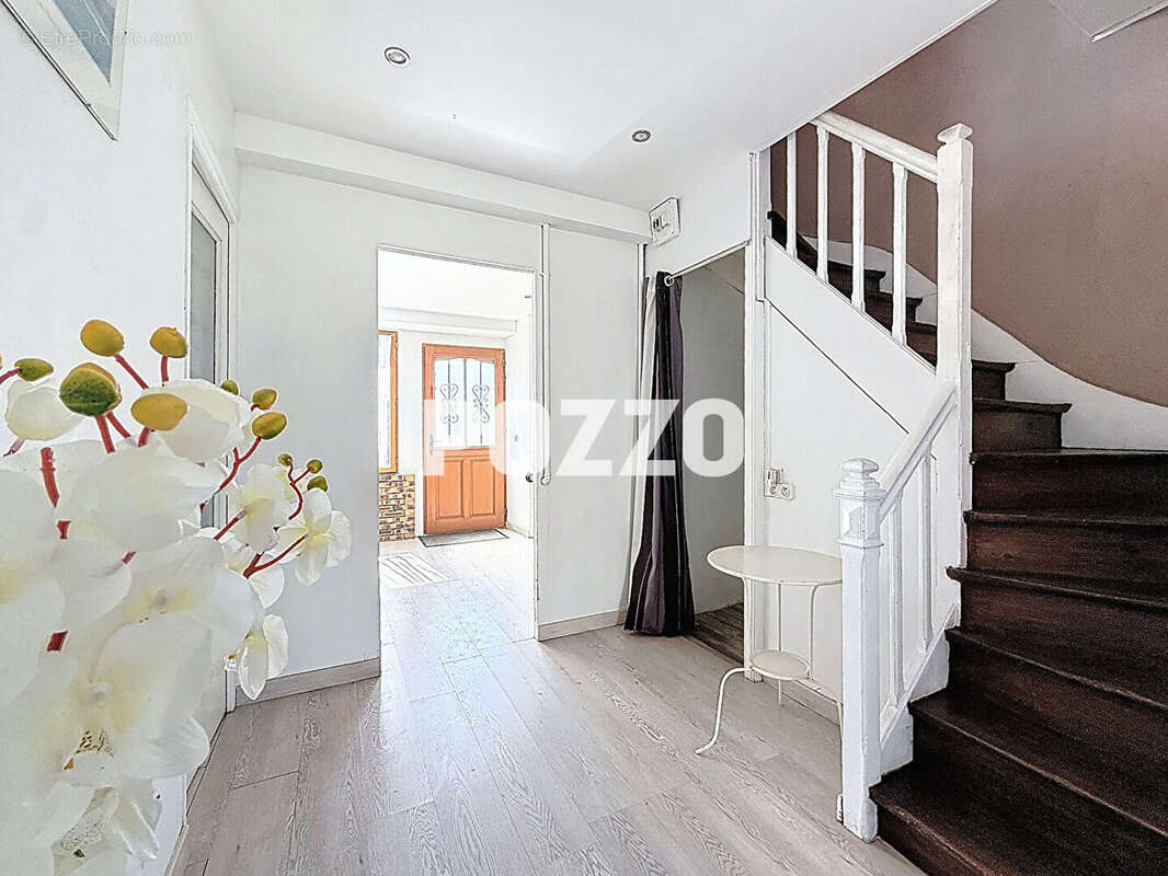 Maison à DONVILLE-LES-BAINS