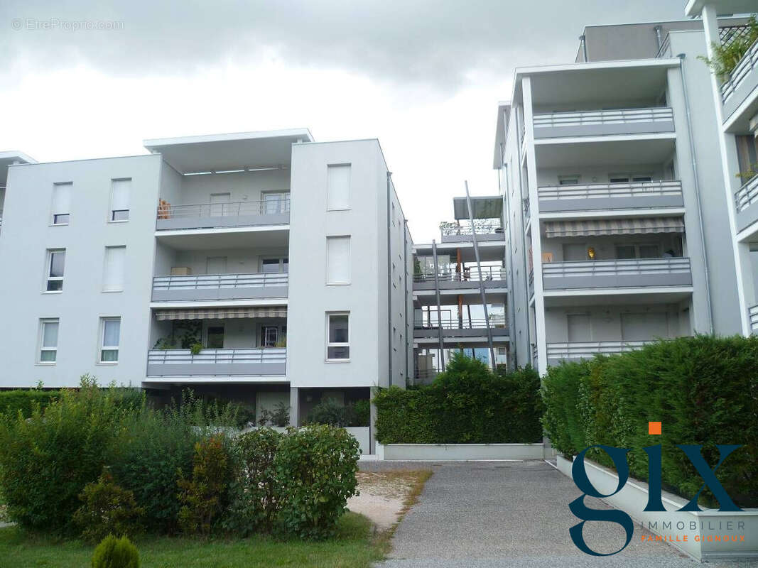 Appartement à SAINT-MARTIN-D&#039;HERES