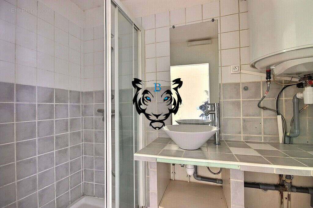 Appartement à ROQUEBRUNE-SUR-ARGENS