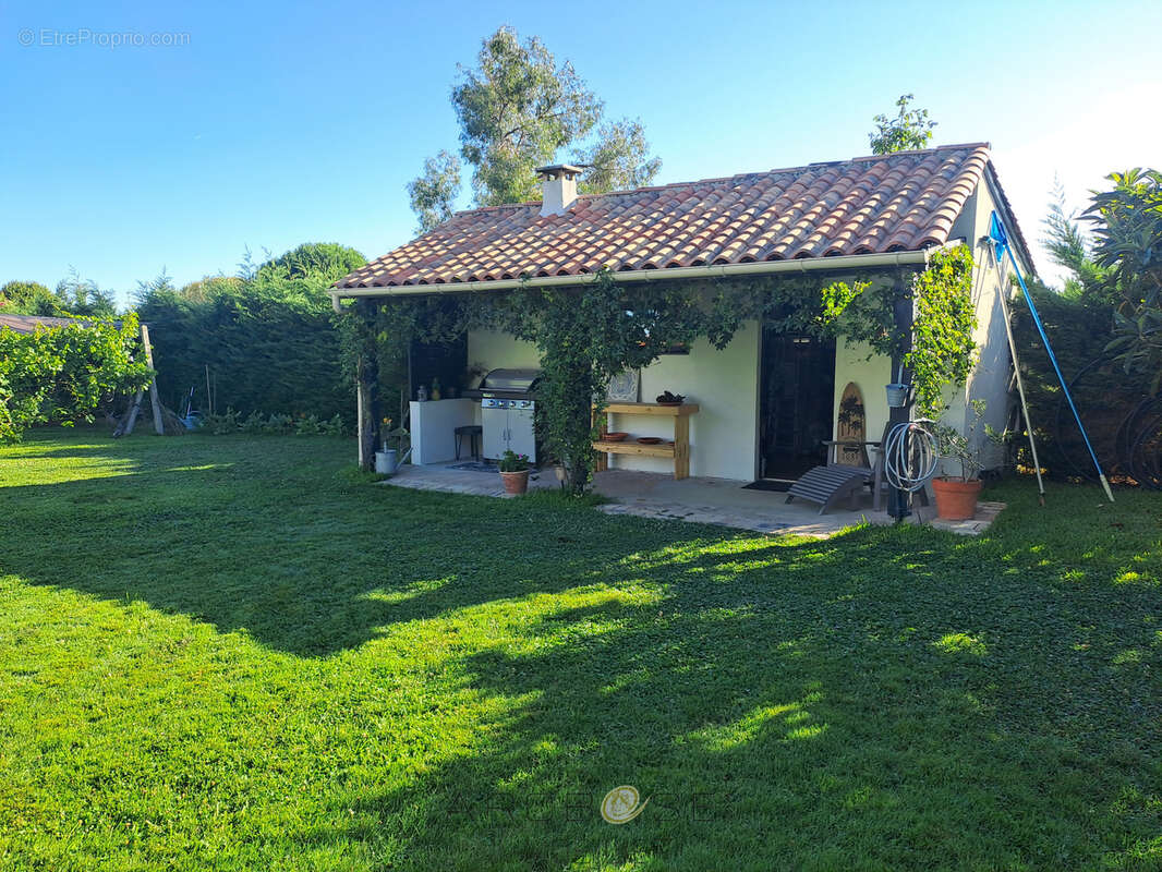 Maison à AIGUILLON