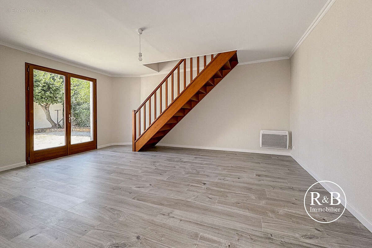 Maison à LES CLAYES-SOUS-BOIS