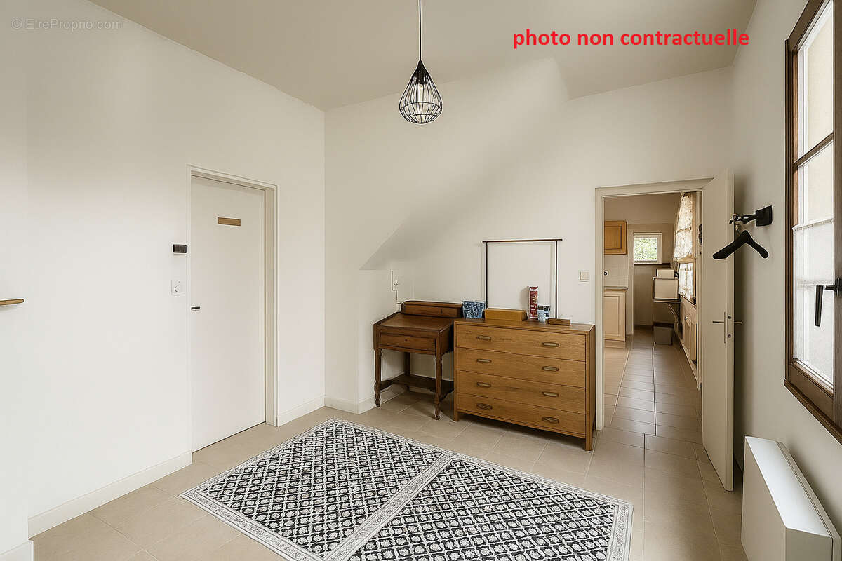 Maison à LA BATIE-MONTGASCON