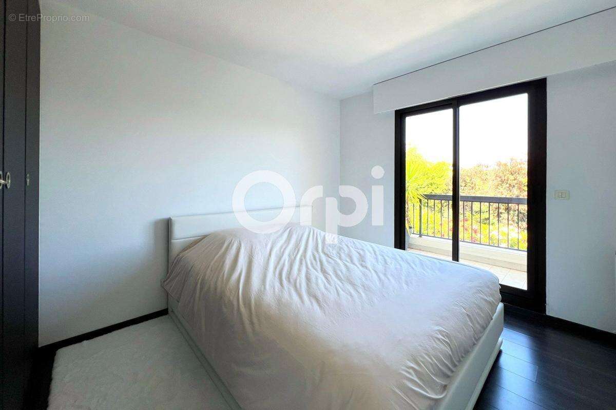 Appartement à MANDELIEU-LA-NAPOULE