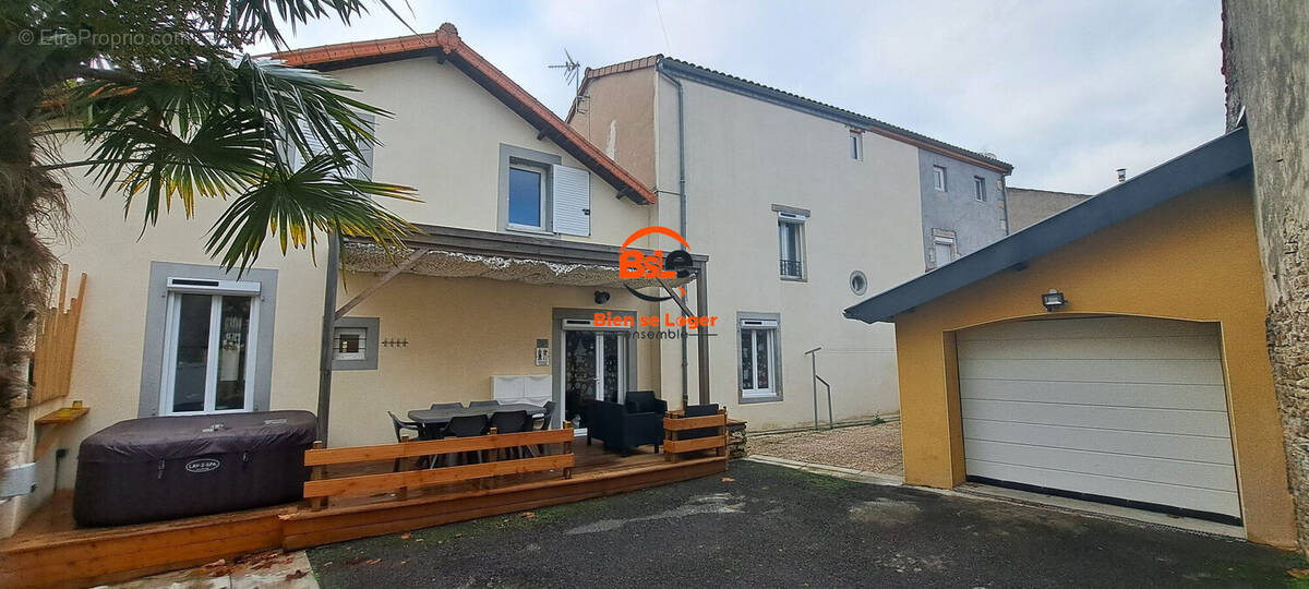 Maison à AIGUEPERSE