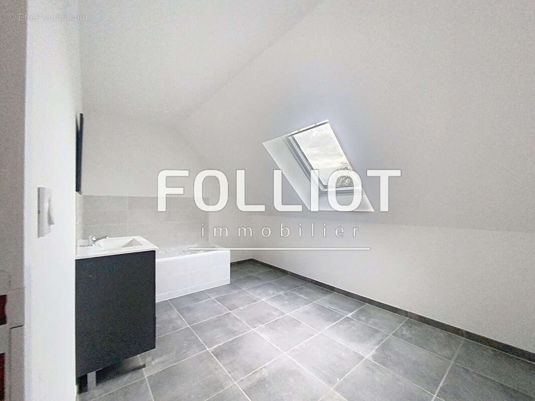 Maison à LA LUCERNE-D&#039;OUTREMER