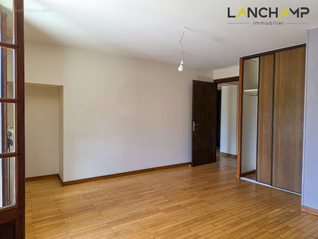 Maison de 134 m2 avec grange de 230 m2   Un potentiel exceptionnel - photo 5