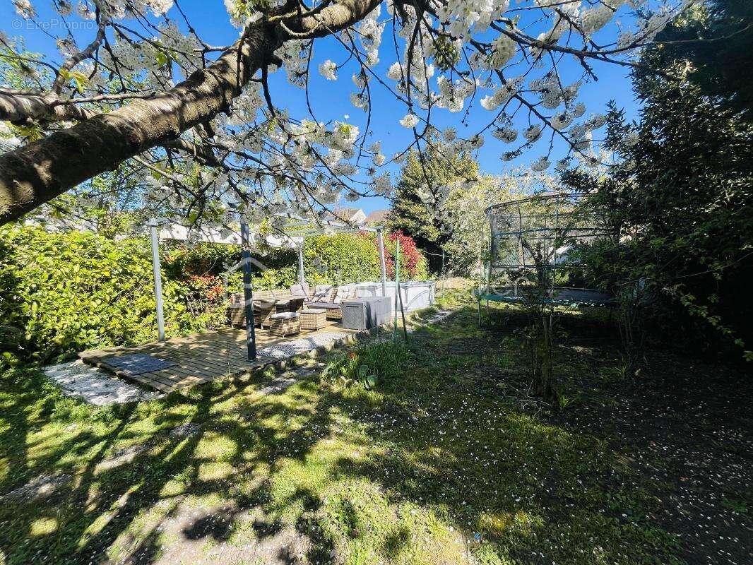 Maison à LIVRY-GARGAN