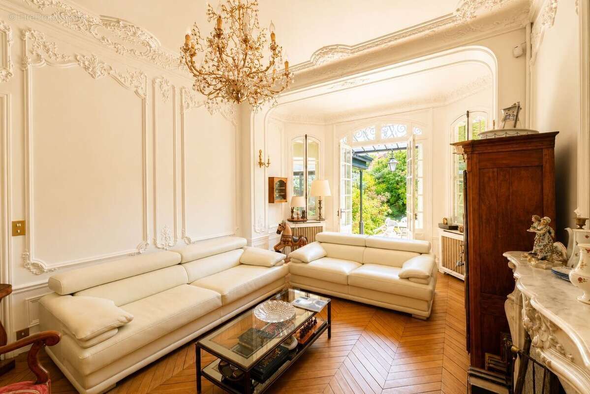 Maison à SAINT-MAUR-DES-FOSSES