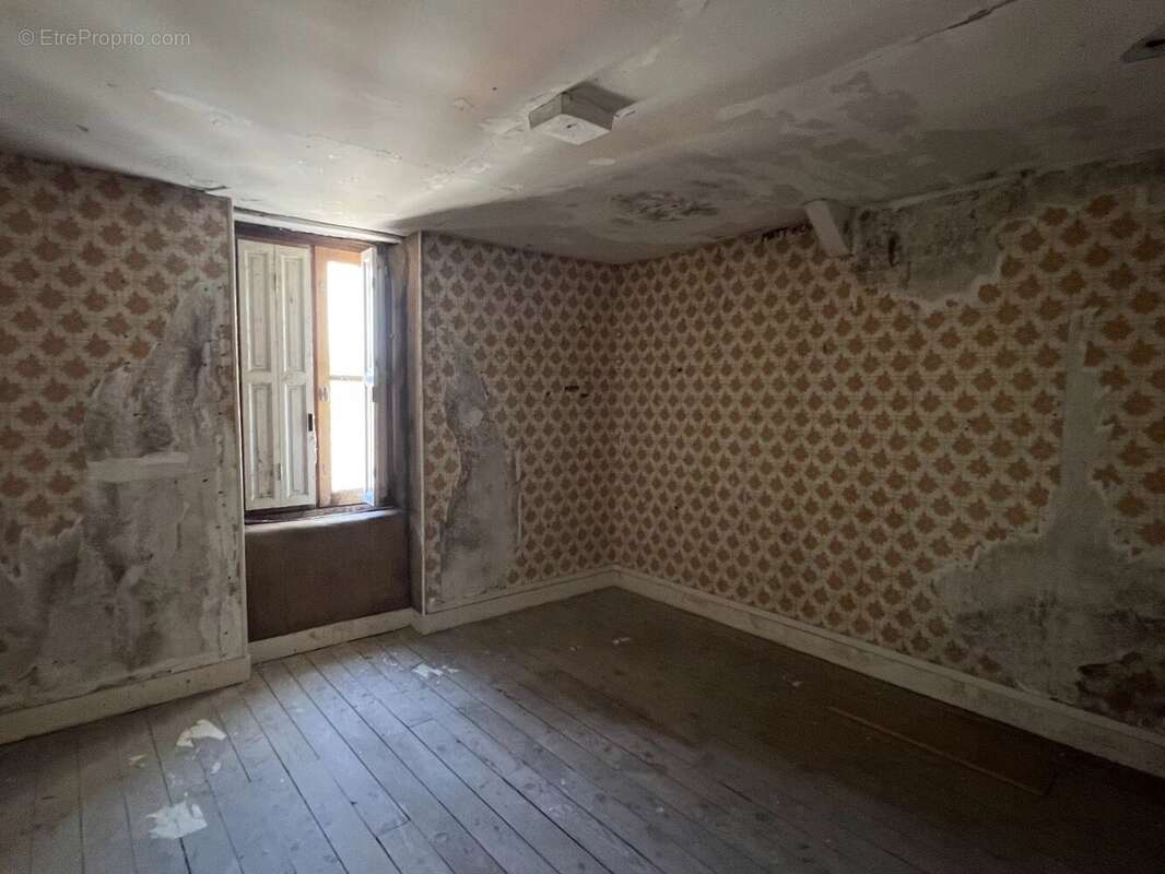 Appartement à ETAULIERS