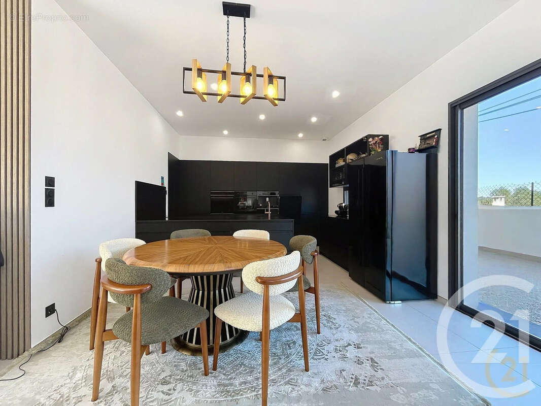 Maison 208 m² à Saint-Jean-De-Vedas  - photo 6