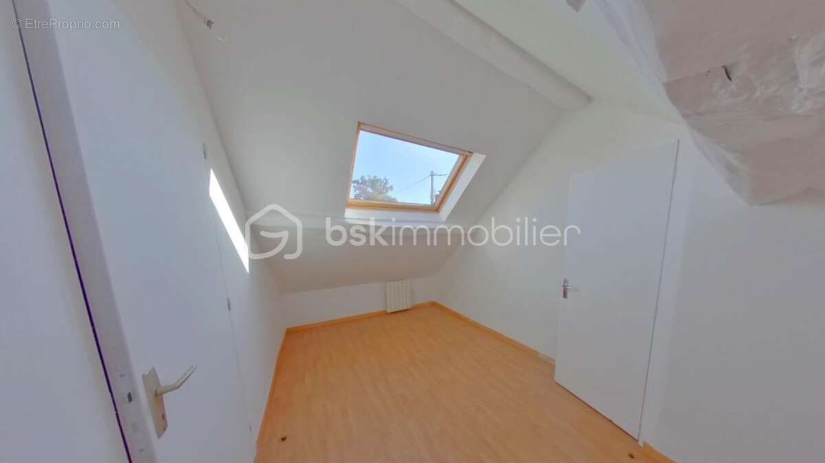 Longère de 92 m² sur 4065 m² de terrain - photo 11