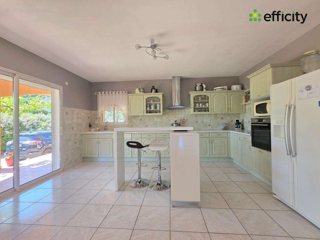 Maison 245 m² à Marcoux  - photo 7