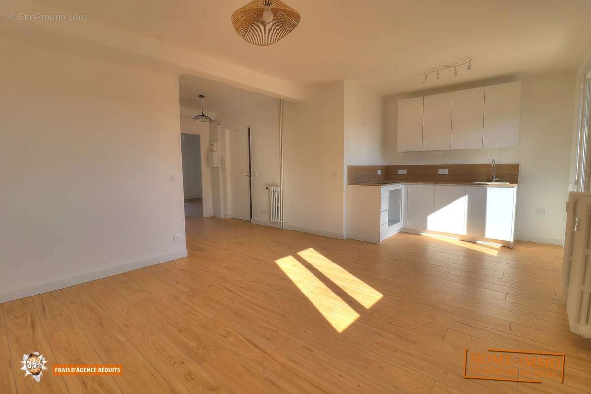 Appartement à SAINT-LAURENT-DU-VAR