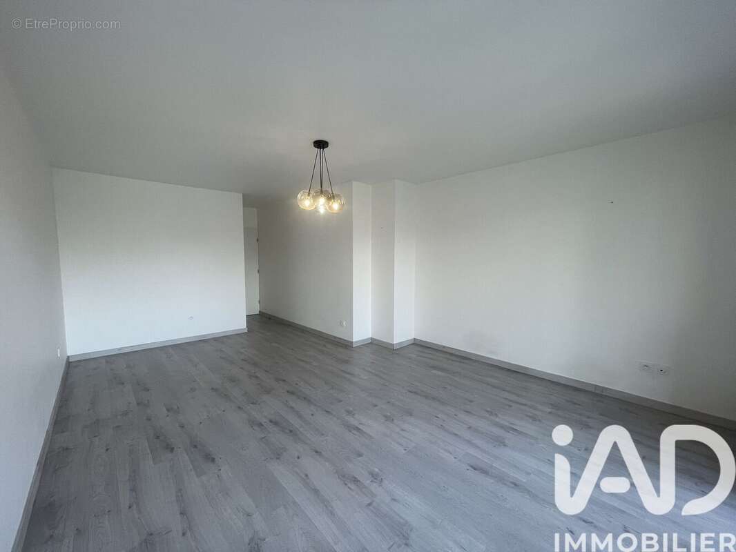 Photo 2 - Appartement à GENNEVILLIERS