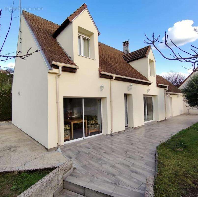 Maison à VAUX-SUR-SEINE