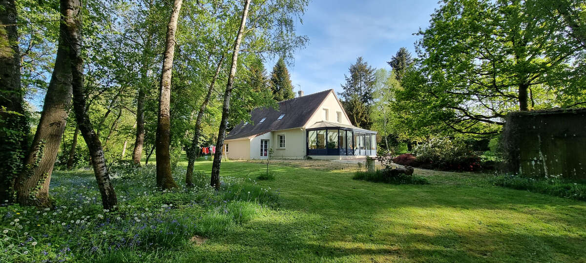 Maison à THIRON-GARDAIS