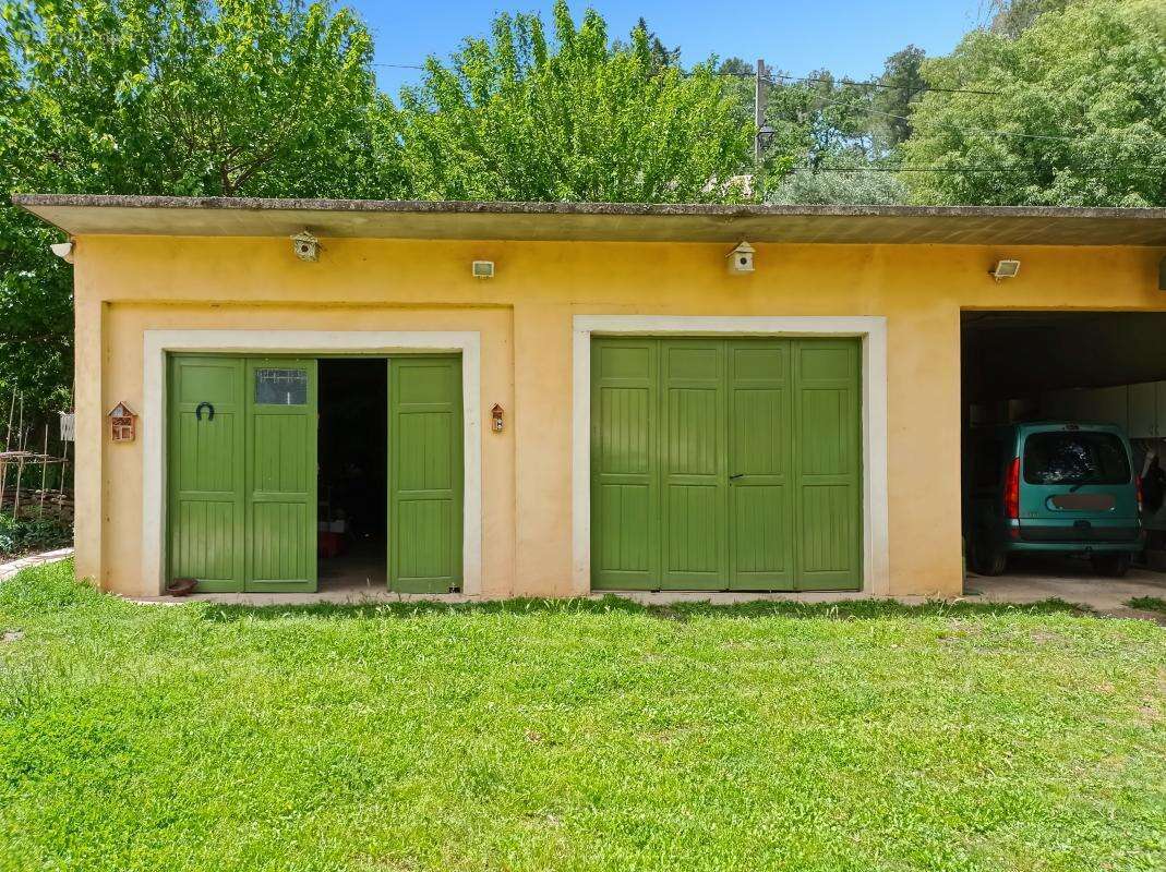 Maison à LAUDUN-L'ARDOISE