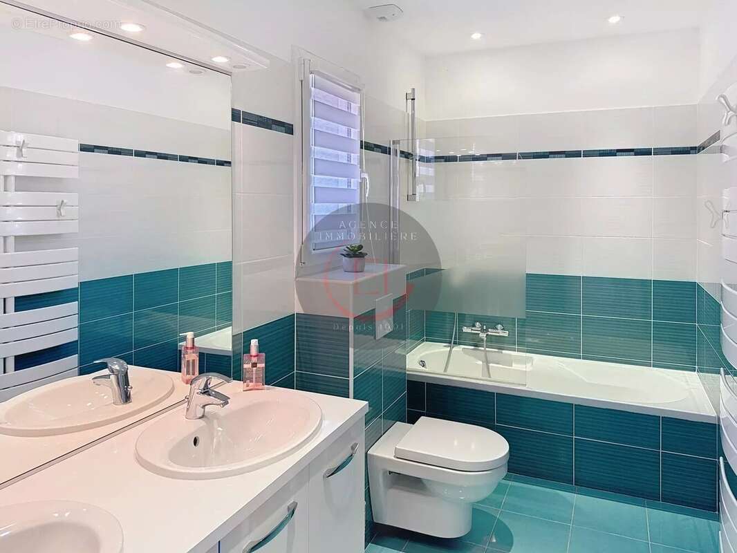 Maison à LES ADRETS-DE-L&#039;ESTEREL