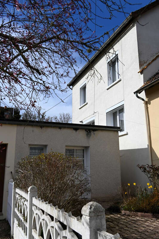 Maison à GUEUGNON