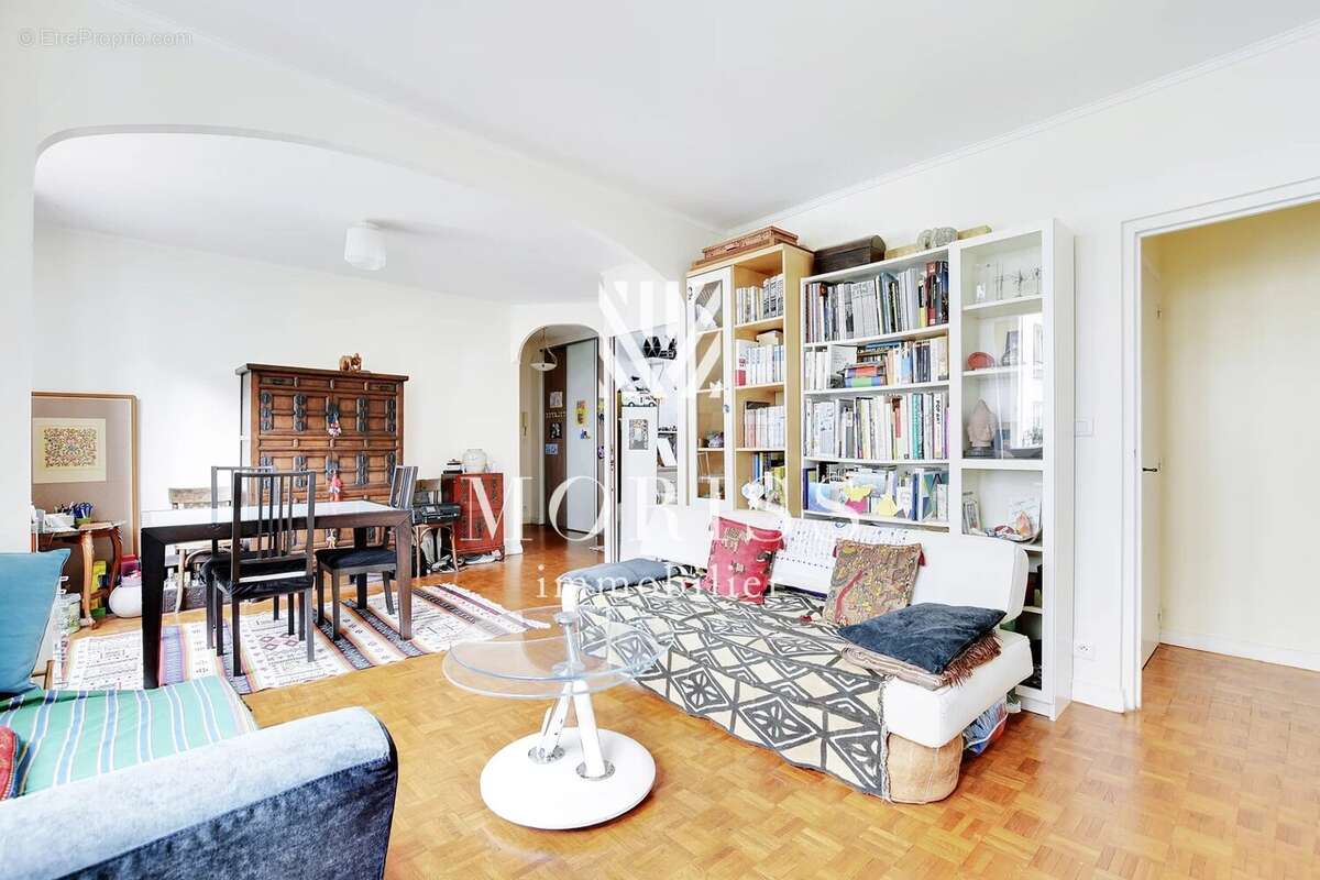 Commerce à PARIS-16E